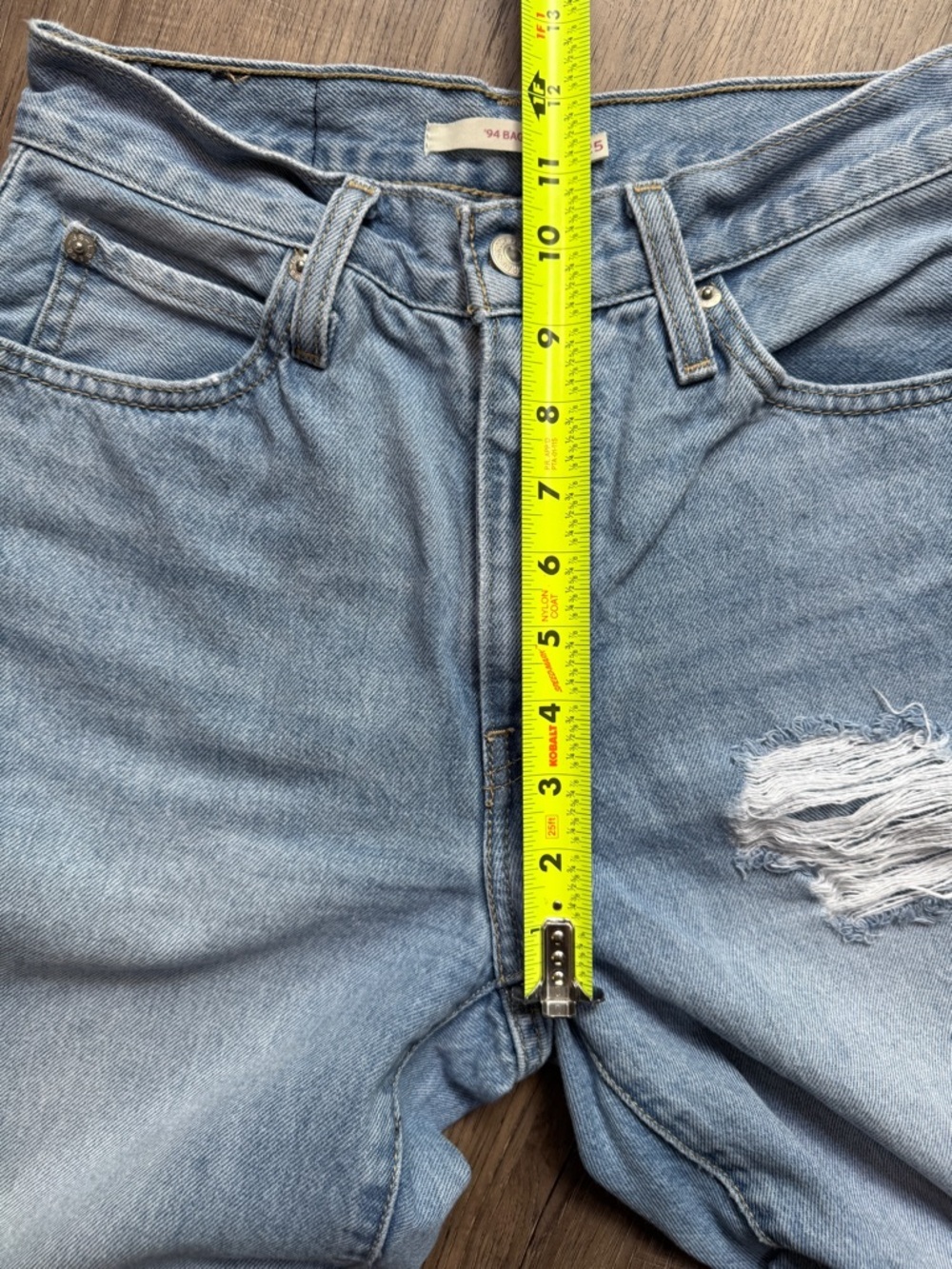 Levi Strauss & Co '94 Baggy Light Wash Distressed Jeans - Size 25x31 - Picture 7 of 13